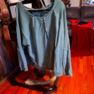 Green long-sleeved top size XL from Bibi